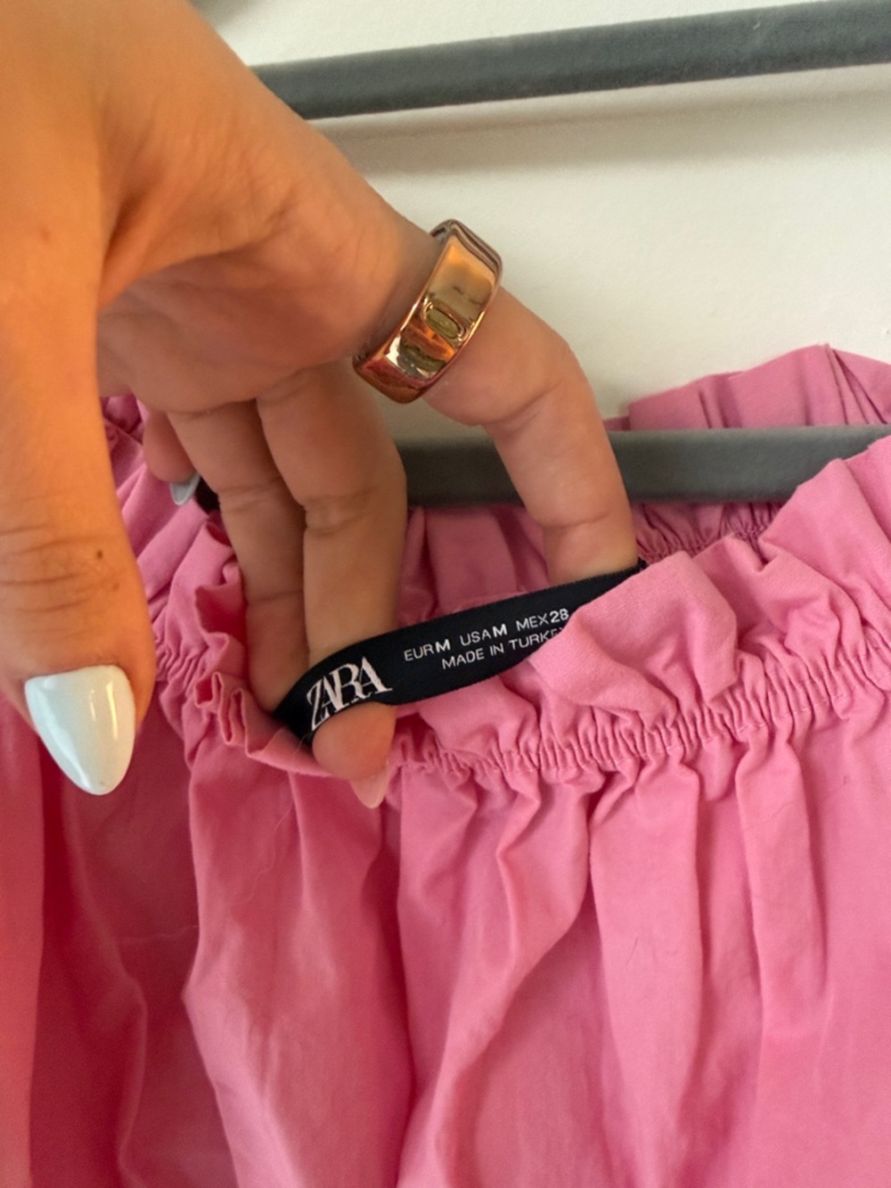 Off-Shoulder Ruffled Crop Top - Pink - Picture 2 of 2